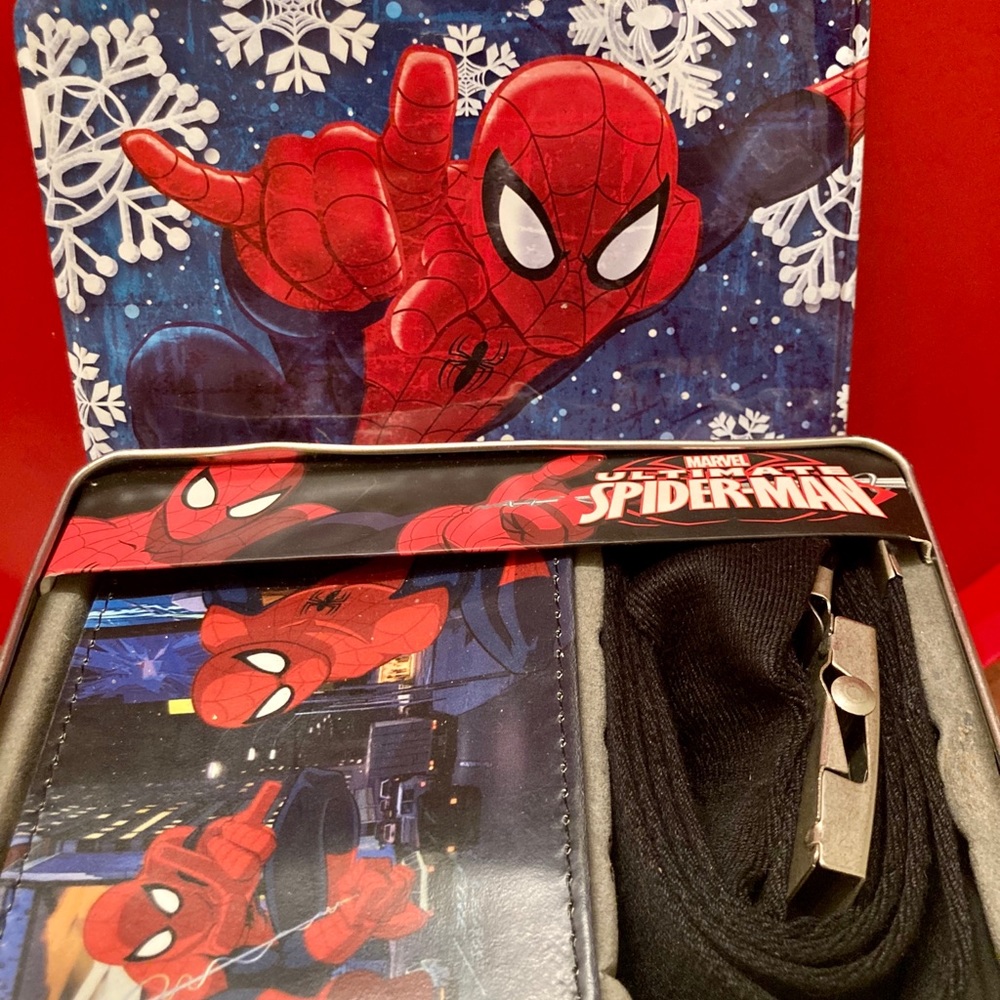SpiderMan set with wallet and Spider-Man adjustable belt that can be cut to size